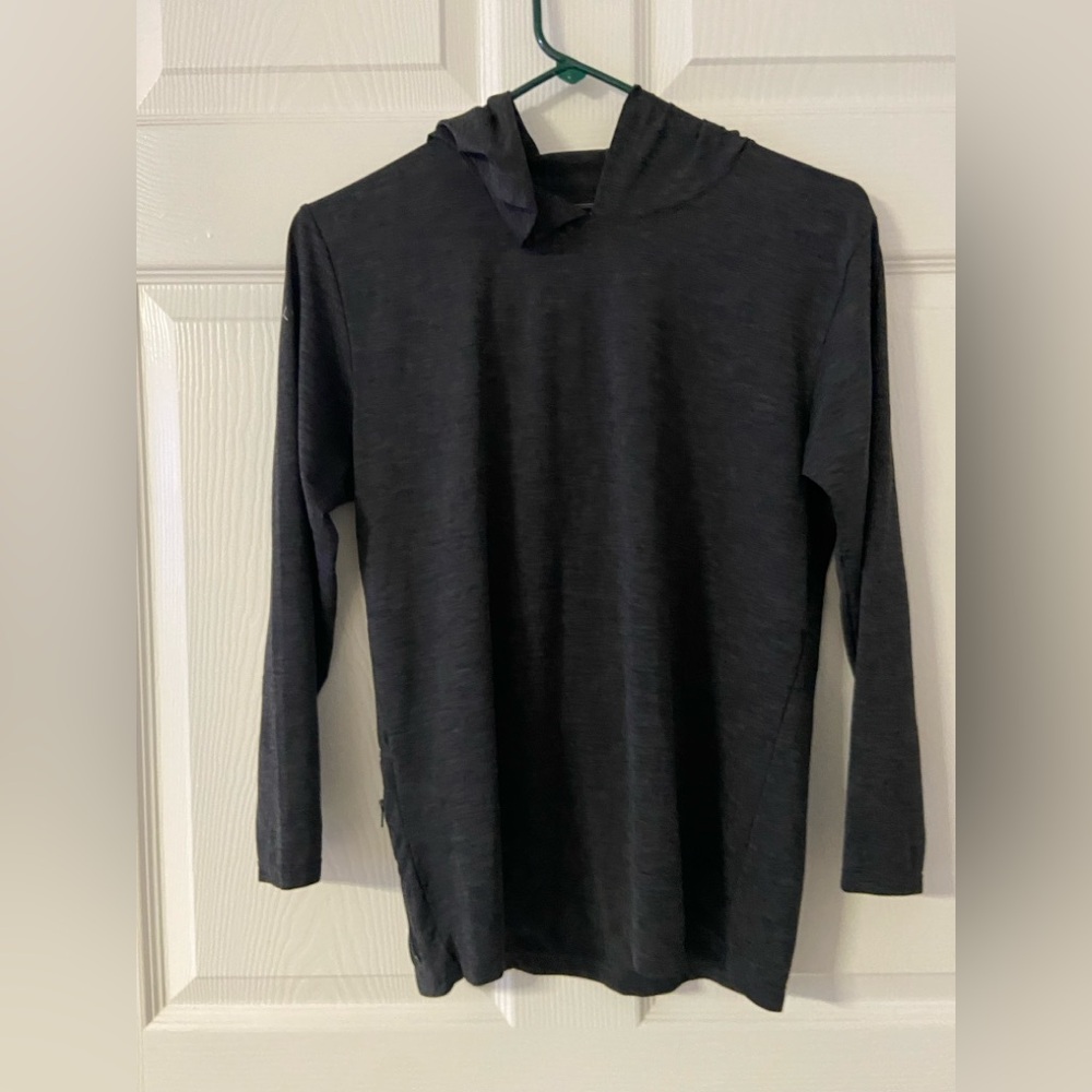 T33- ANETIK Heathered Gray UPF 30 HOODED Performance T-Shirt.